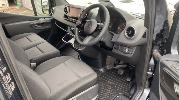 Mercedes-Benz Sprinter 315Cdi L2 Diesel Rwd 3.5t H2 Pro Van - Image 18